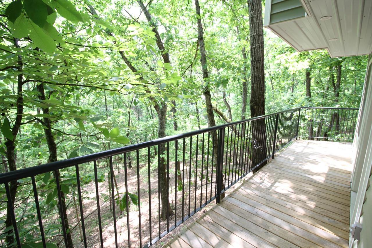 Willa Secluded Treehouse In The Woods - Tree Hugger Hideaway Branson Zewnętrze zdjęcie
