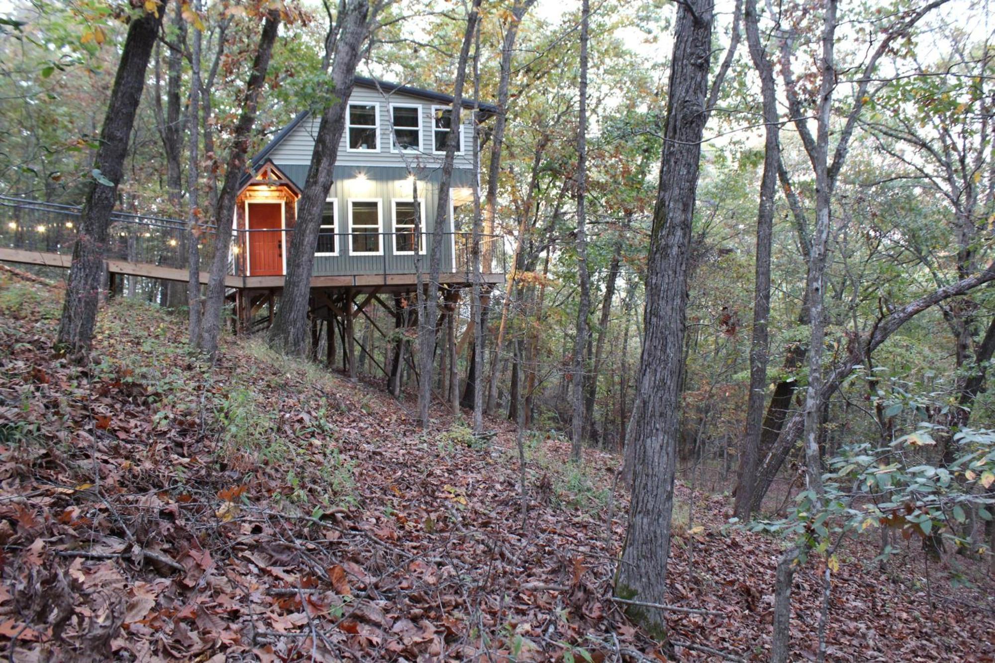 Willa Secluded Treehouse In The Woods - Tree Hugger Hideaway Branson Zewnętrze zdjęcie
