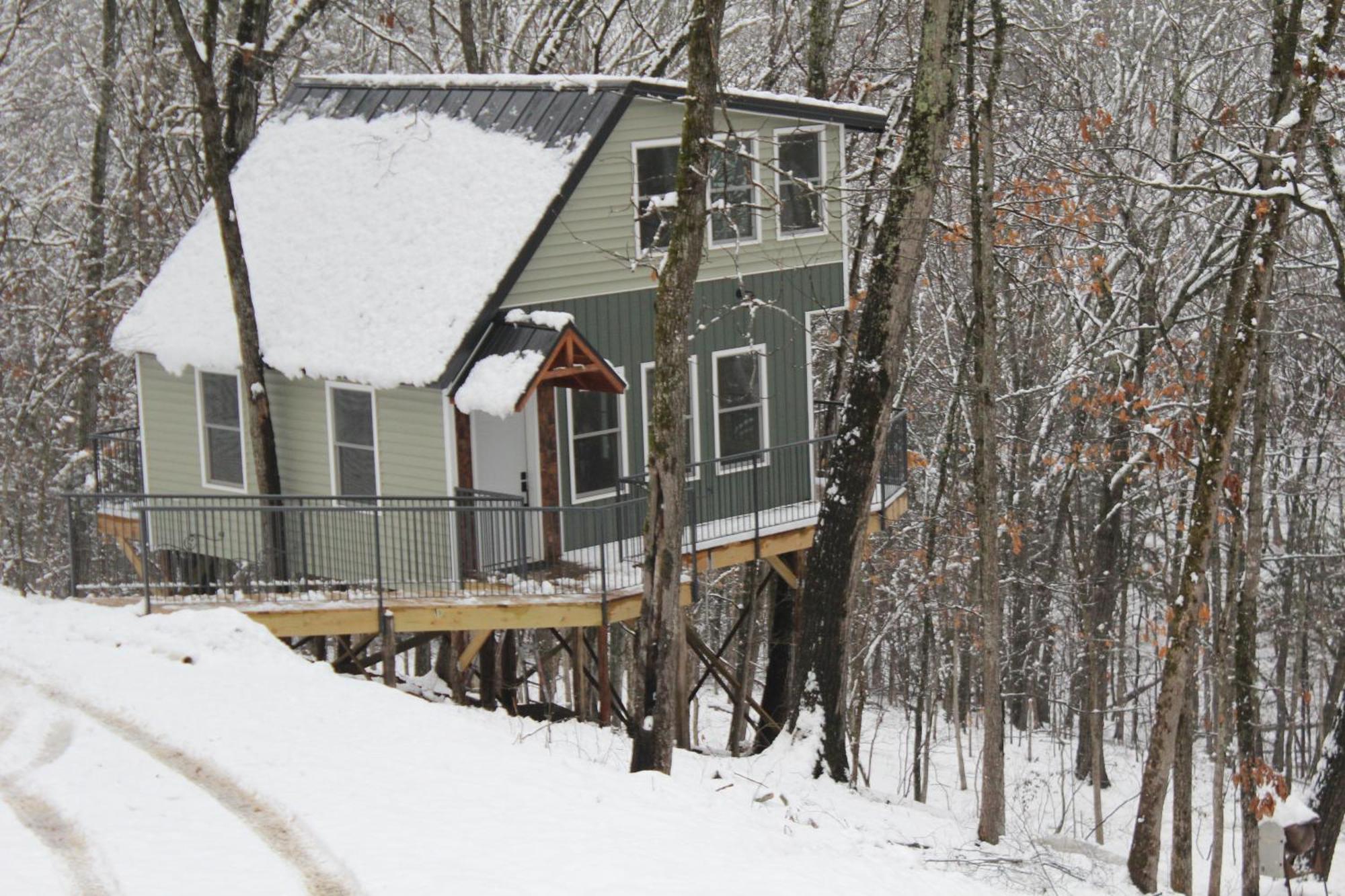 Willa Secluded Treehouse In The Woods - Tree Hugger Hideaway Branson Zewnętrze zdjęcie